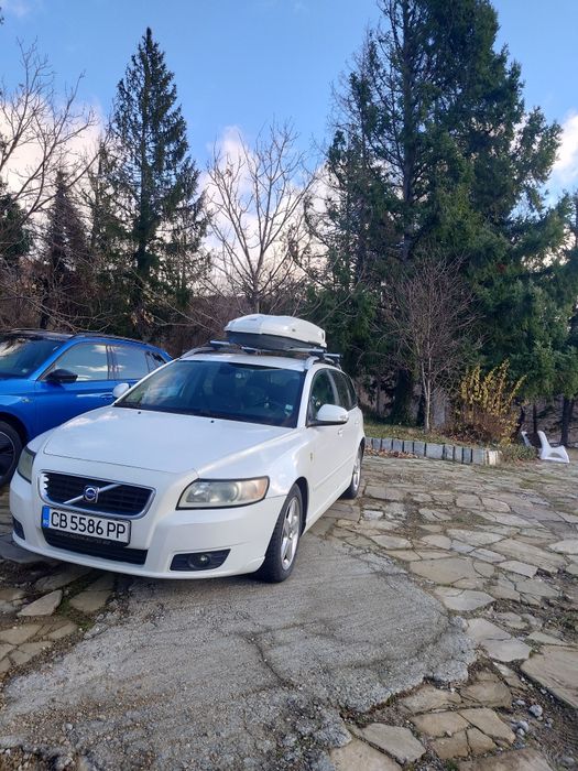 Продавам Волво v 50/2010 г. 2.0 186 к.с. дизел. Автоматик