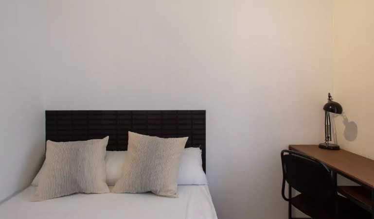 Дава се под наем Четиристаен апартамент в Пловдив, Център - 98 кв.м за 204 € - Снимка #2