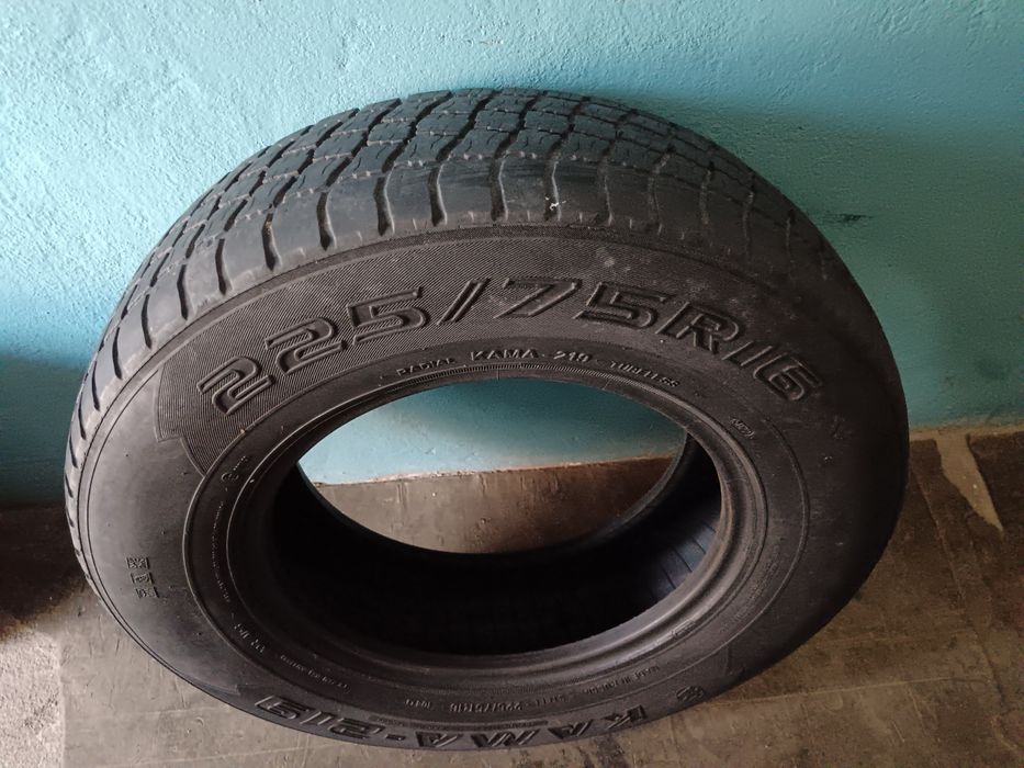 Продам 1 шину 225/75/R16 на УАЗ