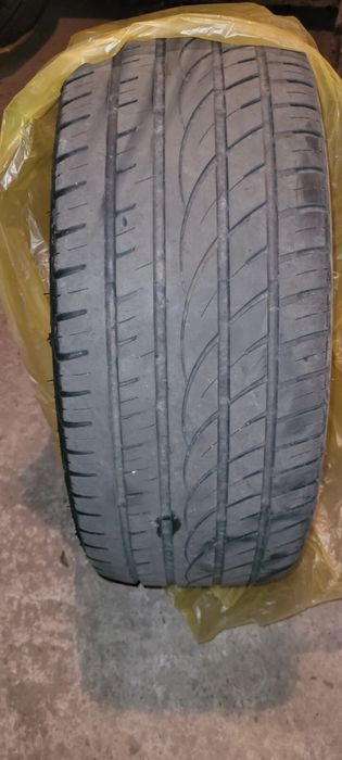 продам резину с дисками R18
