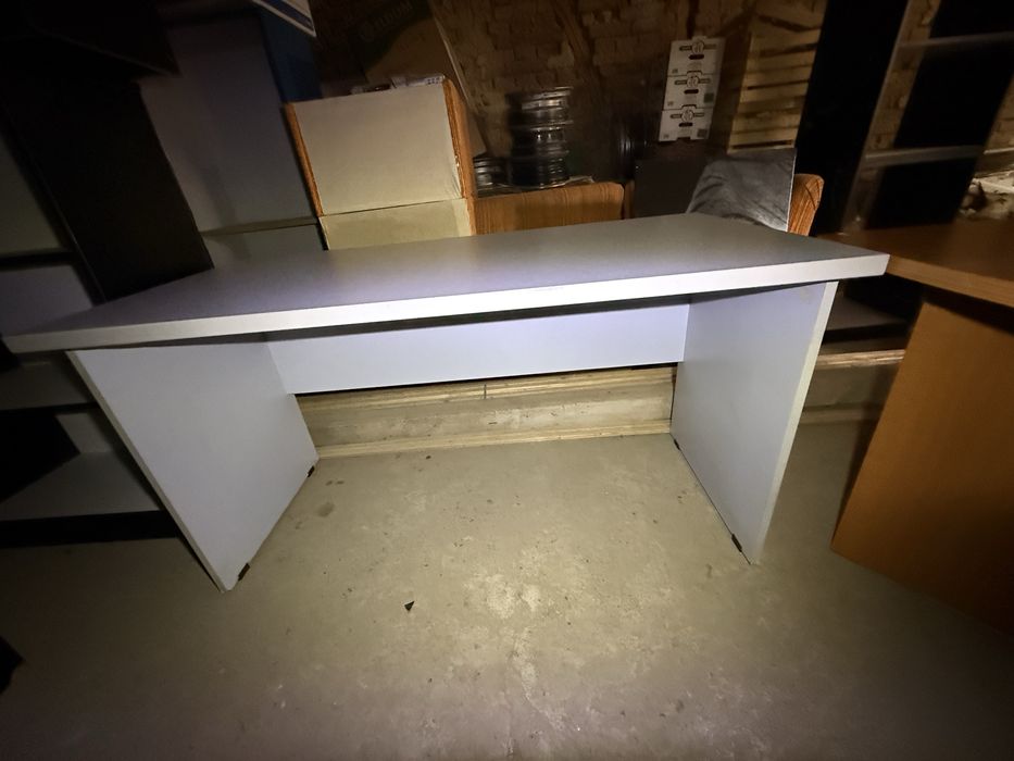 Офис бюра и шкафове-запазени,подходящи за офис или домашен кабинет