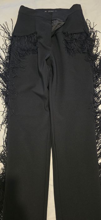Pantaloni Zara model deosebit