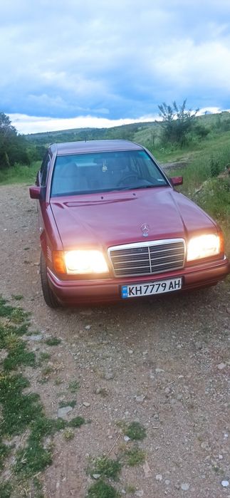 Продавам Мерцедес 124E klas