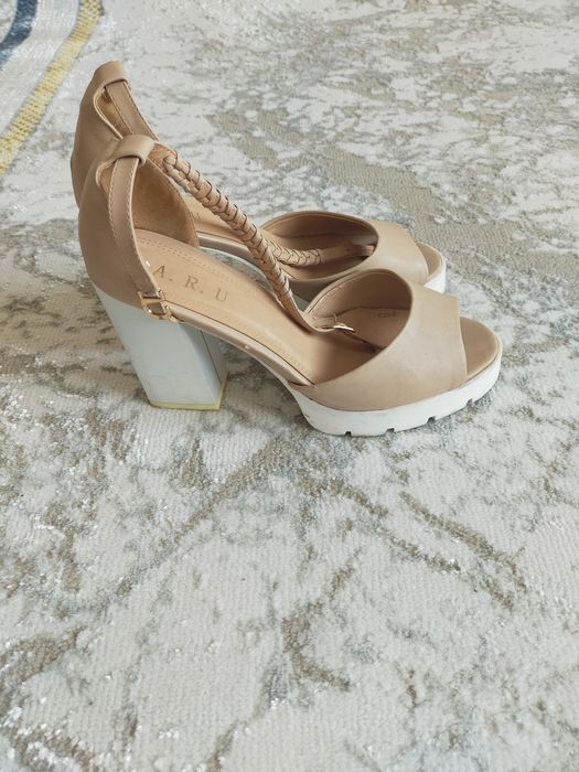 Босоножки продам