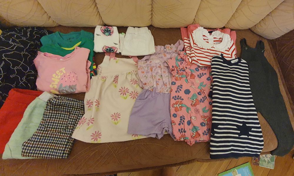 Vand lot fetita 9-12 luni