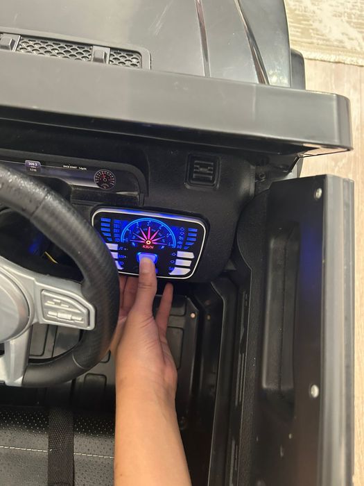 Машина детская новая