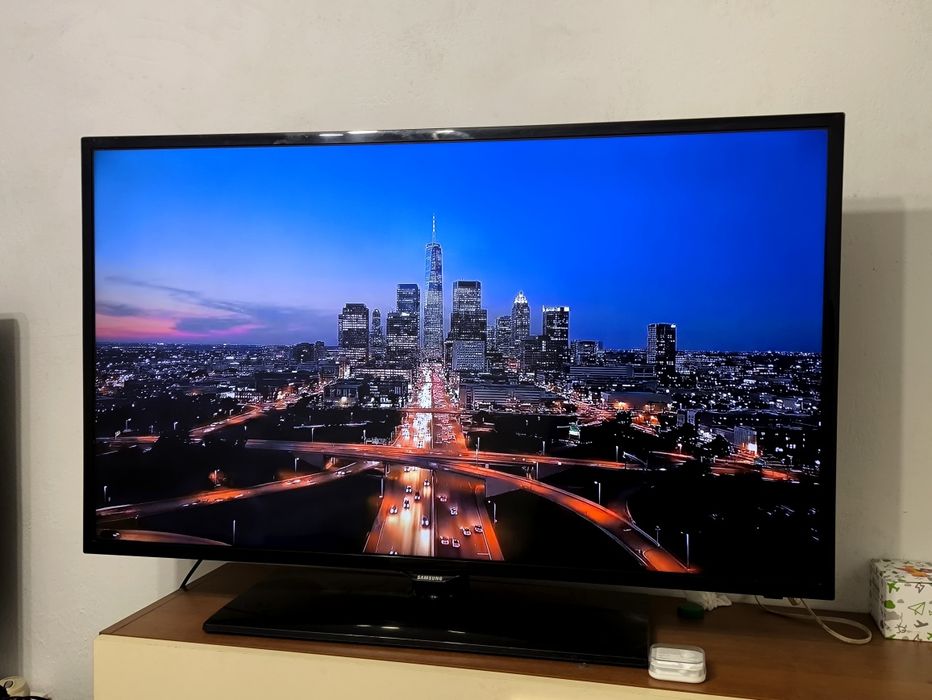 Продам 2 телевизора Samsung sony