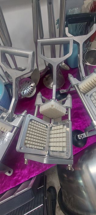 Резка для фри, тёрка для марков , овощерезка . Насатки.