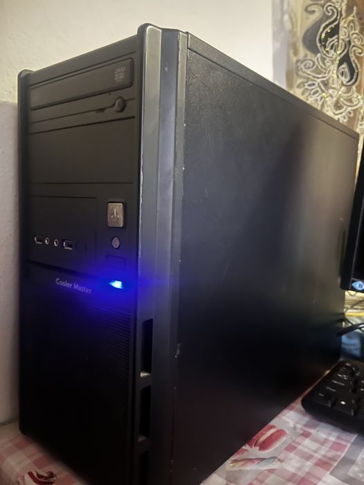 Se vinde acest PC