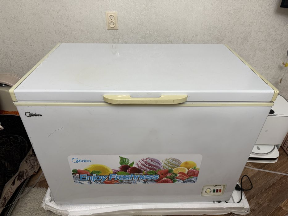 Морозилка Midea (сломанная)