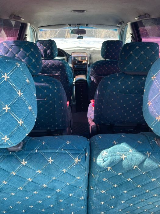 Машина tayota picnic