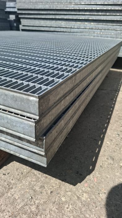 Trepte și grătare galvanizate zincate