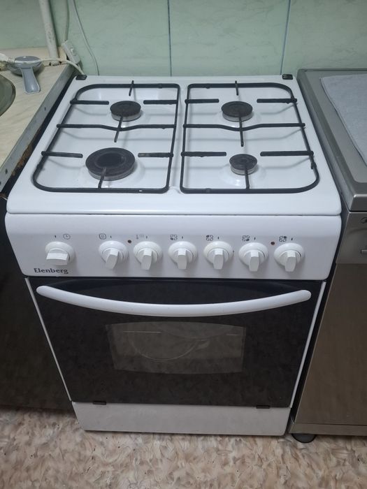 Продам газовую плиту