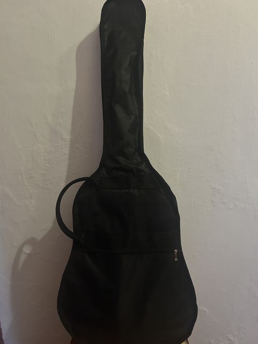 Акустическая гитара