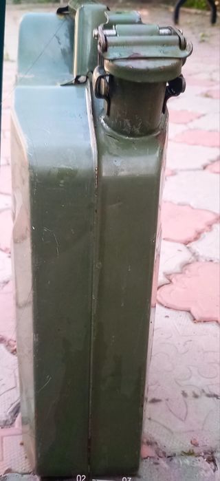 Канистр металлические б.у