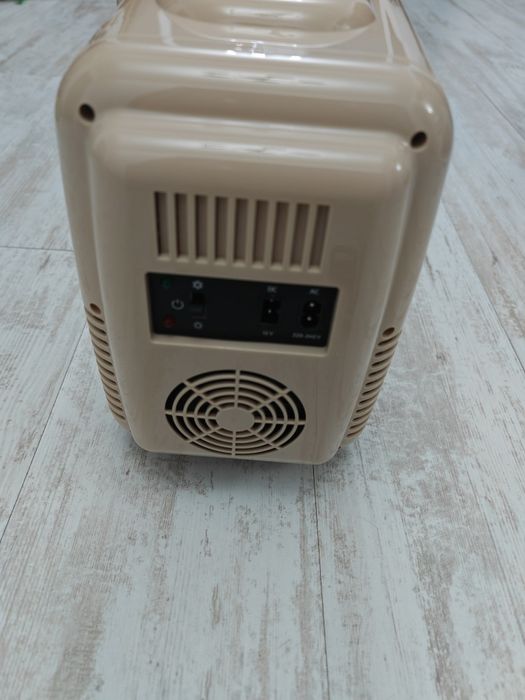 Minifrigider Cecotec Bolero