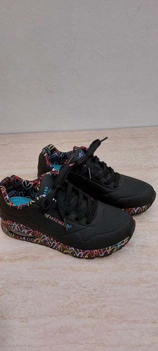 Skechers номер 36 Дамски Сникърси Loving Love
