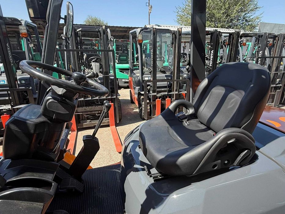 Вилочный погрузчик Тойота ( Кара)