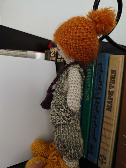 Ръчно плетена играчка