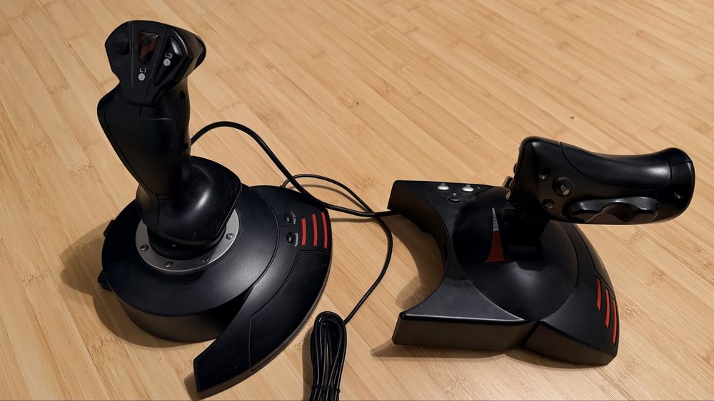 Vand Joystick Thrustmaster TFlight Hotas X nou