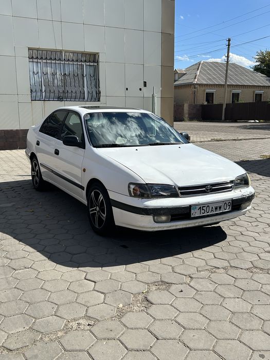 Toyota carina e 1.6