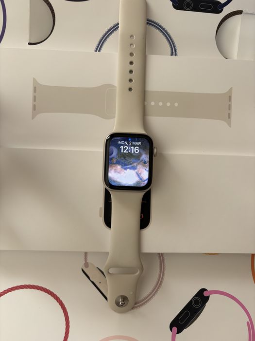 Apple Watch SE 3 44mm Starlight AI Starlight SB S/M CEL