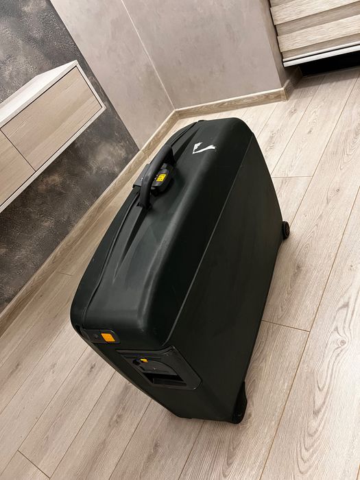 Чемодан Eminent до 30кг большой багаж