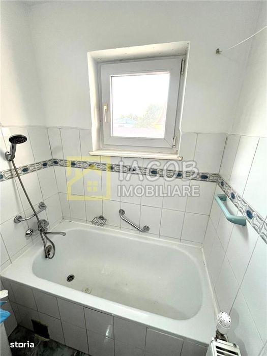 Apartament 2 camere decomandate, etaj 3, zona Energiei, str. Banatului