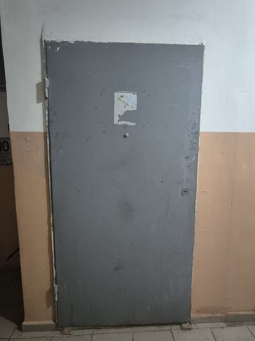 Металлическая дверь бу