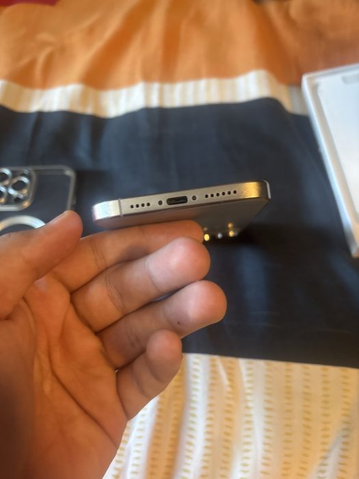 Vand iphone 16 pro max fake