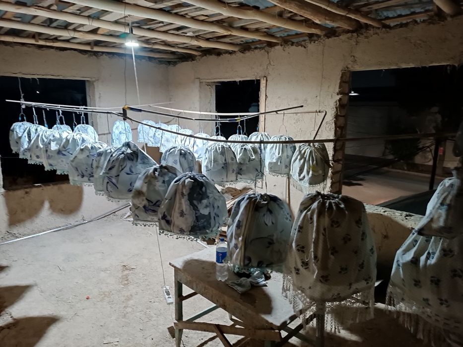 Bedana sotiladi 50000 mingdan bowlanadi