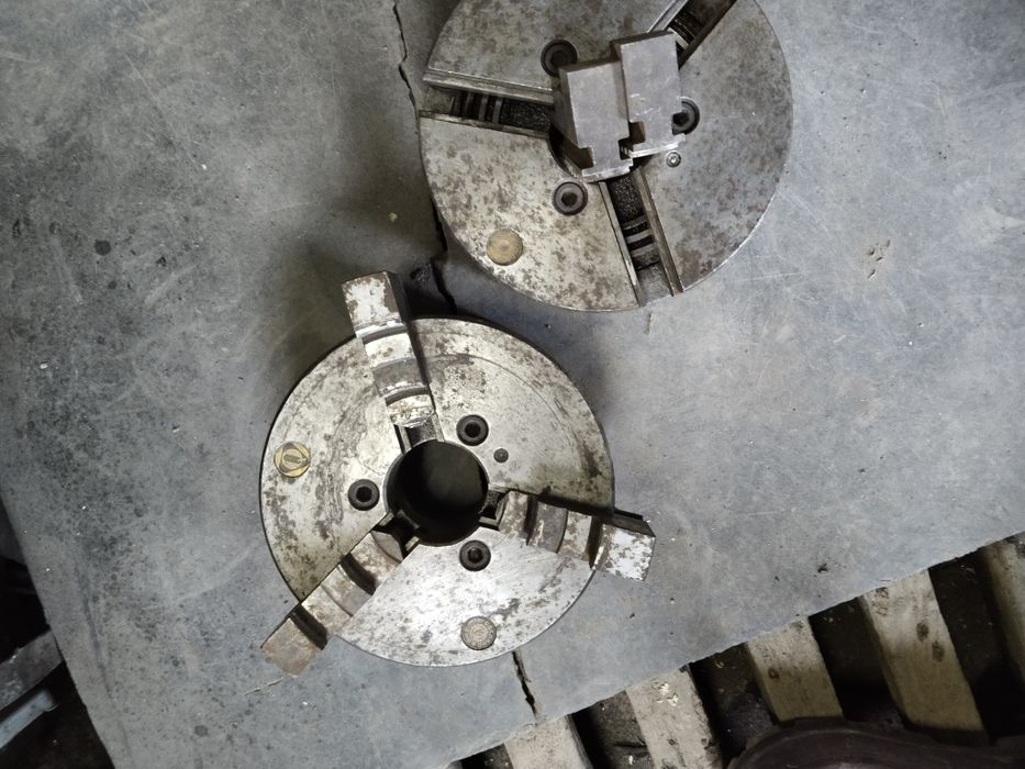 Патрон токарный на 200