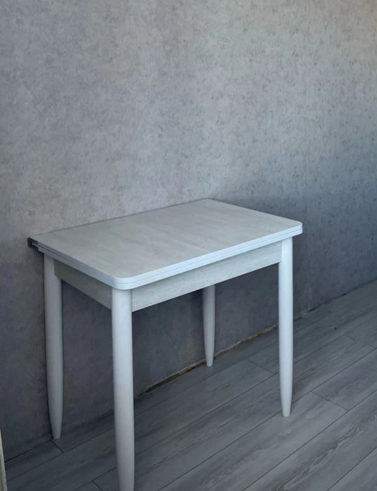 Стол кухонный обеденный