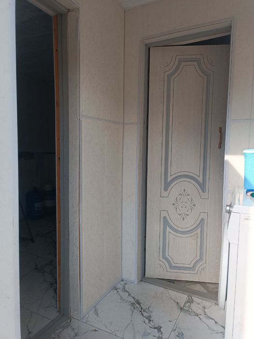 Xovli sotiladi. Eski shahar bozor yonida