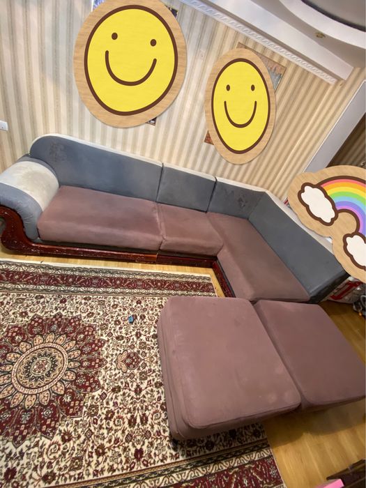 Угловой диван королевский