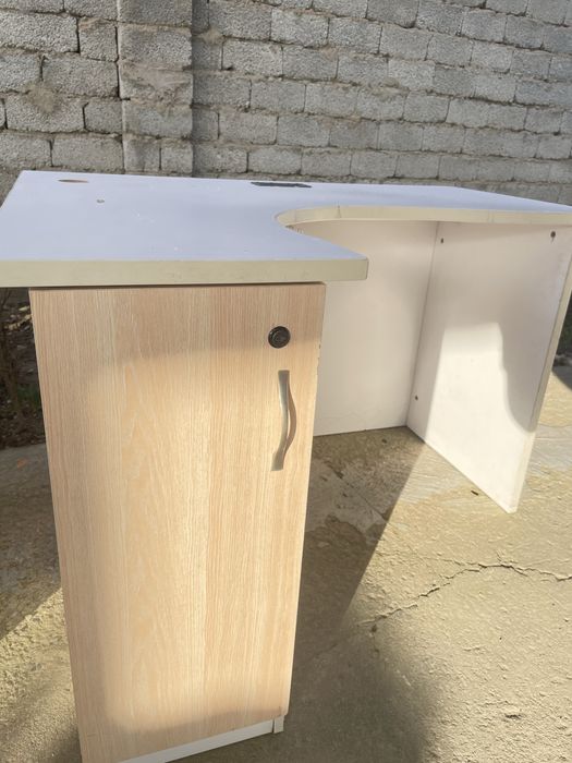 продаётся угловой стол