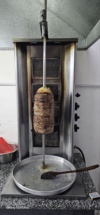 Doner Gosht Apparati sotiladi 4 talik propanda ishlaydi