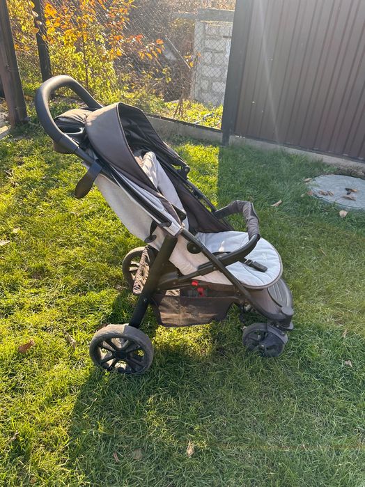 Коляска  прогулочная joie