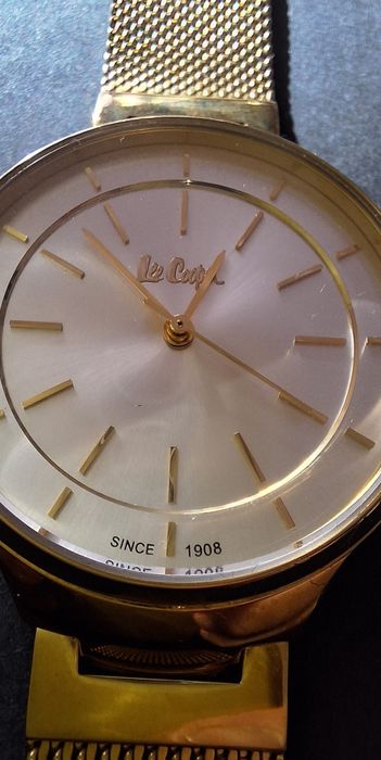 Ceasuri damă diferite modele .