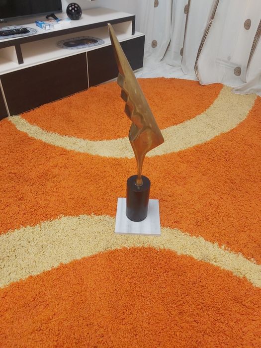 Figurina din bronz "Cocosul " de Brancusi