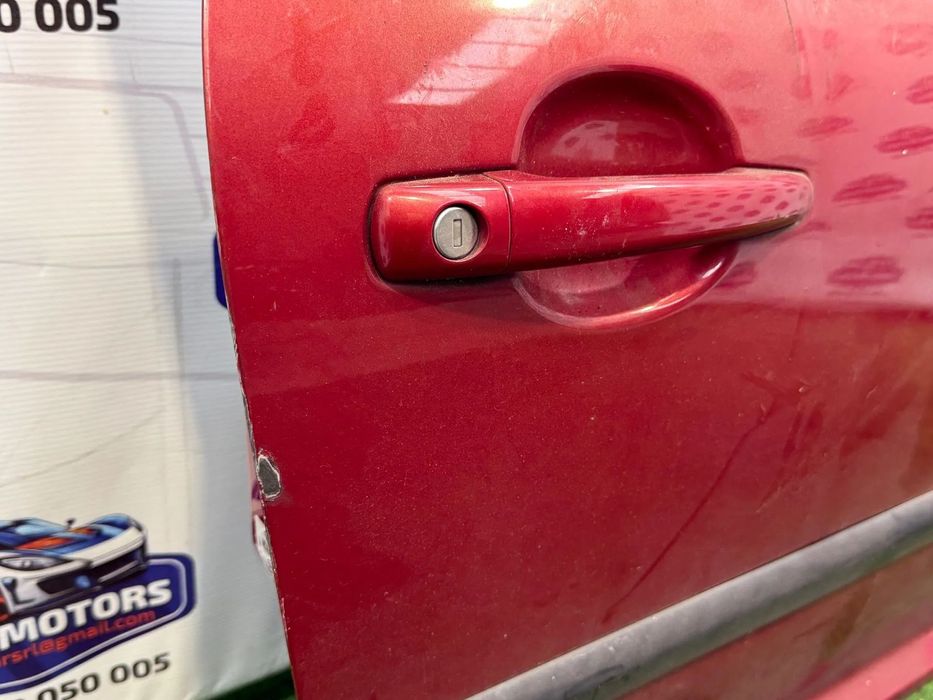 USA PORTIERA FATA DREAPTA PEUGEOT 207 1.4 BENZINA 2007 / BERLINA 3 USI COD OEM 9004AR 2006-2014