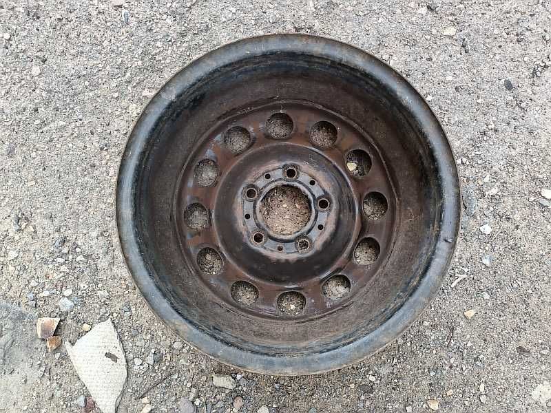 Продам оригинальный металлический диск на BMW 3