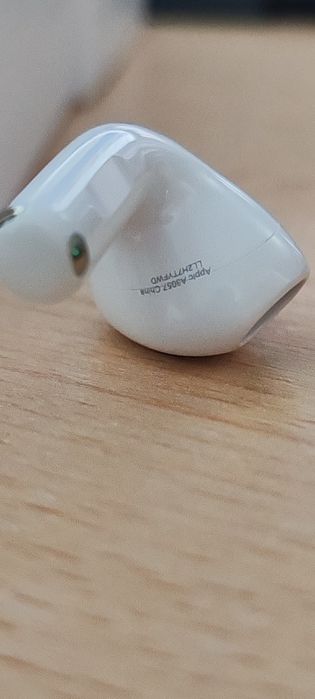 Airpods generația 4