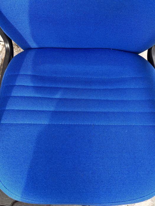 Стулья офисные продам