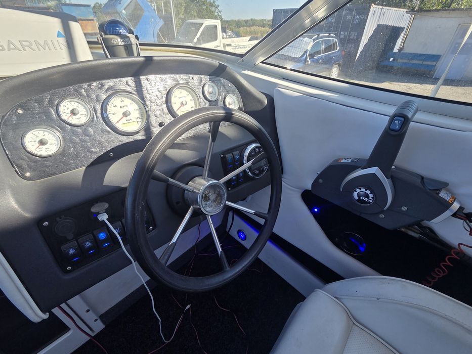 Vand Barca Cabinata cu motor + peridoc