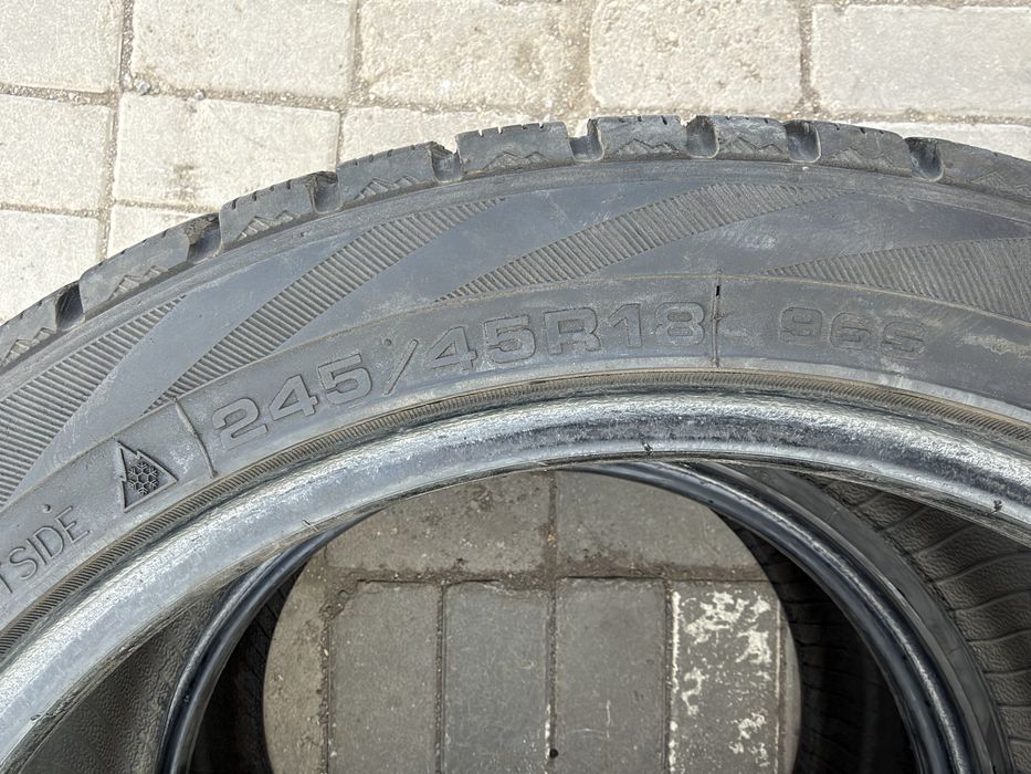 Зимняя резина 245/45/18. Пара.