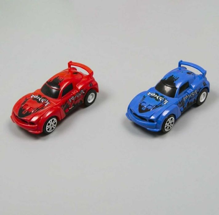 Гоночный трек с машинами