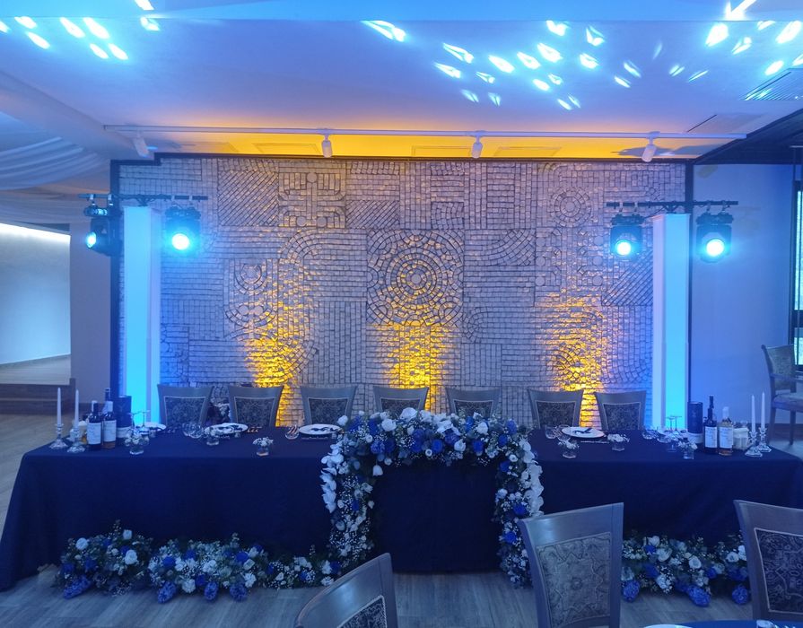 Алуминиеви тотеми (стойки за осветление)