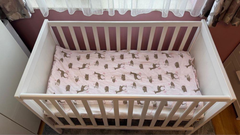 Бебешка кошара Икеа + матрак от пяна с калъф + спален комплект 2 бр.