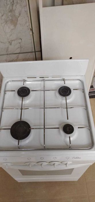 Продам газовую плиту
